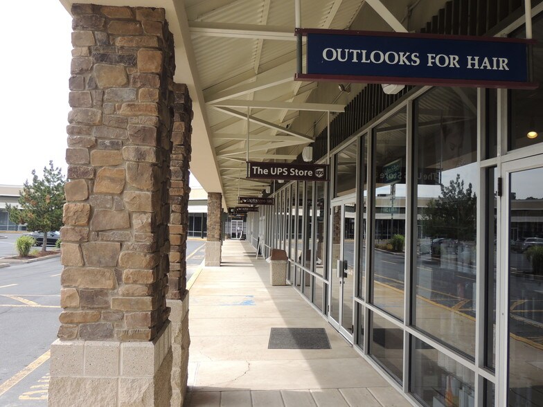 More Photos Of 40 Newberry Commons, Etters Unknown For Lease