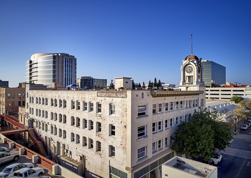 More Photos Of 202-208 W 4th St, Santa Ana Office For Lease