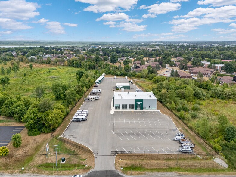 More Photos Of 663 Stewart Blvd, Brockville Showroom For Sale