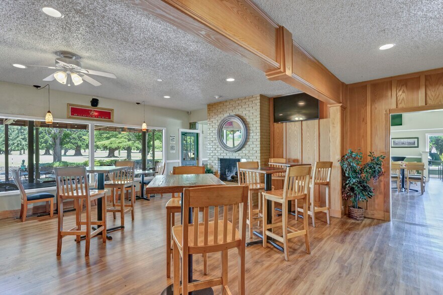 More Photos Of 6335 Highway 22, Independence Sports And Entertainment For Sale