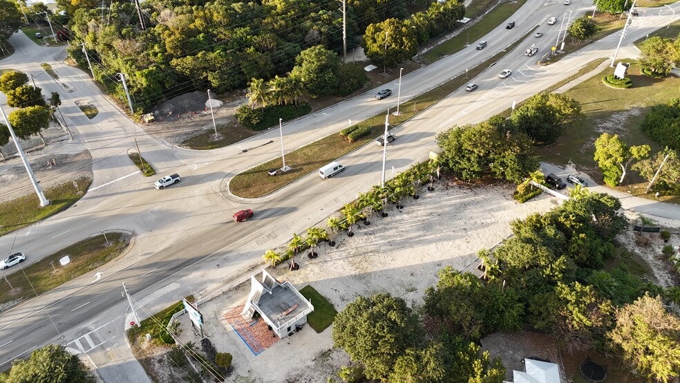 More Photos Of 106309 Overseas Hwy, Key Largo Auto Dealership For Lease