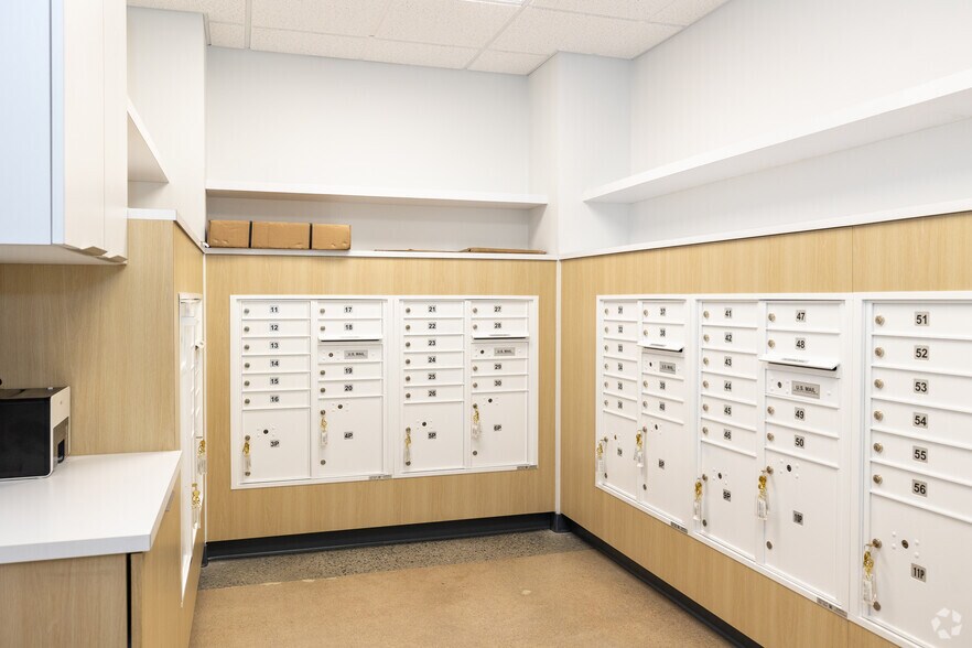 More Photos Of 5180 Fox St, Denver Warehouse For Lease