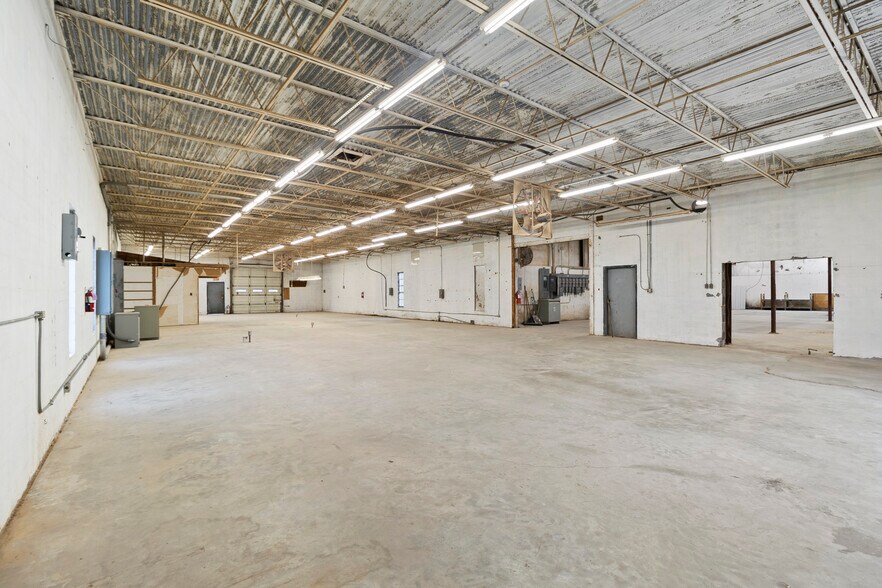 More Photos Of 7031 State Highway 75 S, Huntsville Manufacturing For Sale