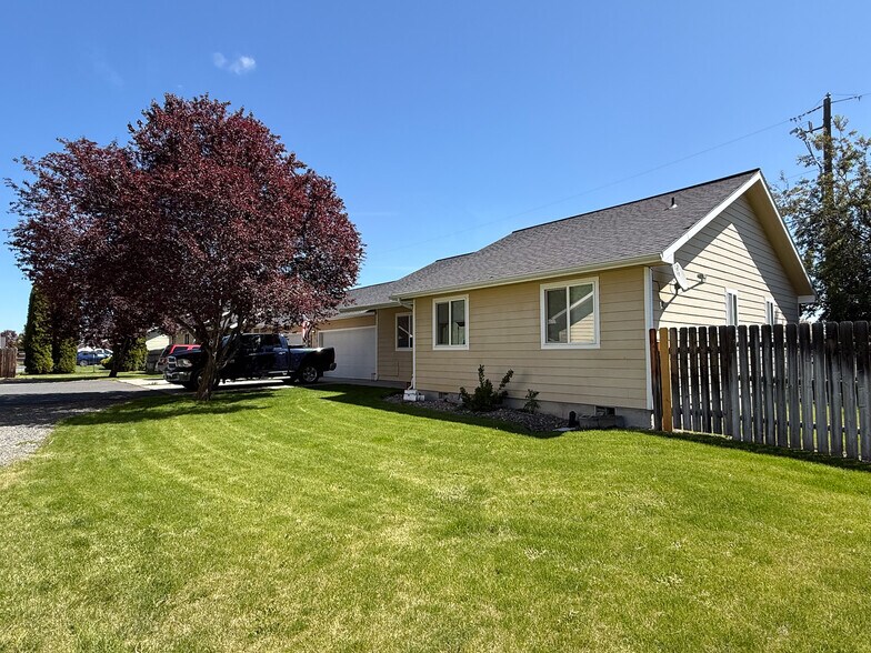 More Photos Of 3010 Elm St, Baker City Apartments For Sale