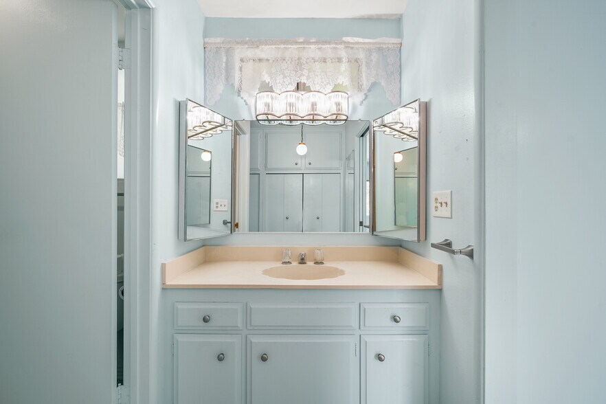 More Photos Of 463 Mariposa Ave, Sierra Madre Apartments For Sale