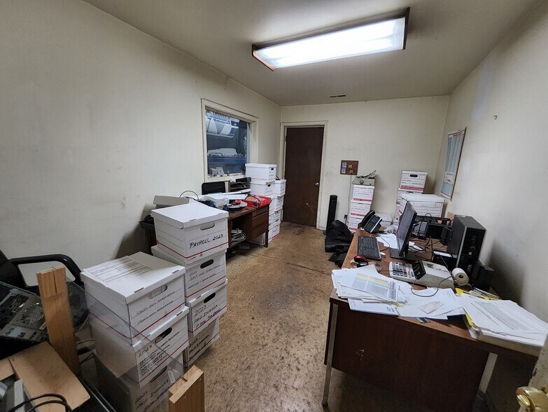 More Photos Of 1835 S State St, Salt Lake City Auto Repair For Sale