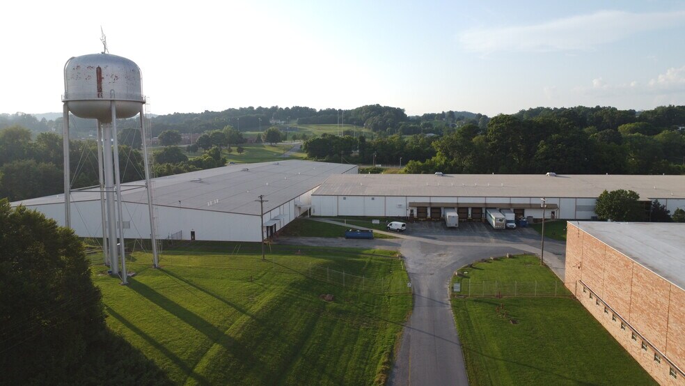 More Photos Of 121 Kingsport Press Rd, Church Hill Distribution For Lease
