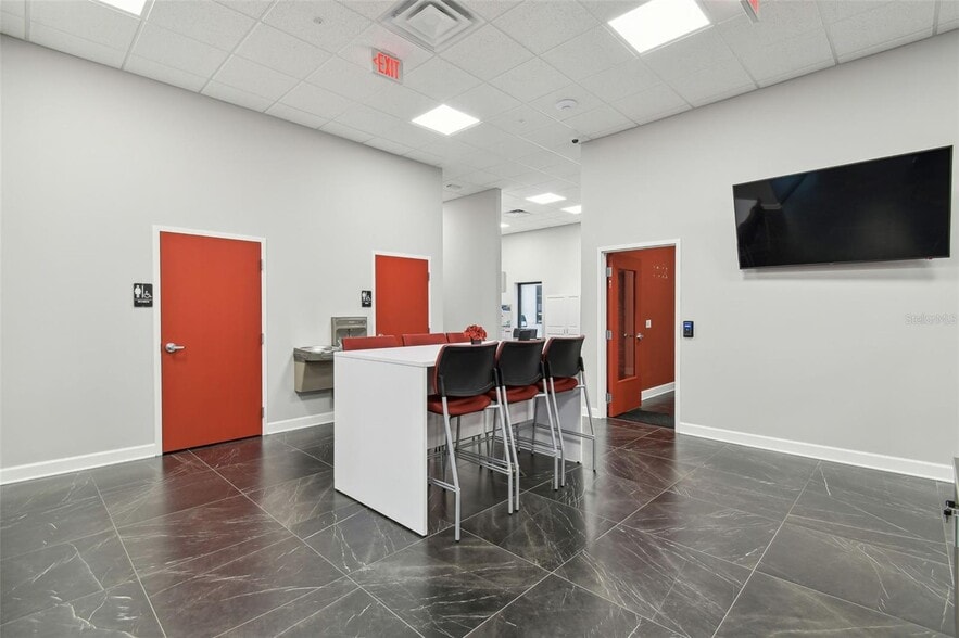 More Photos Of 13908 Monroes Business Park, Tampa Office Residential For Sale