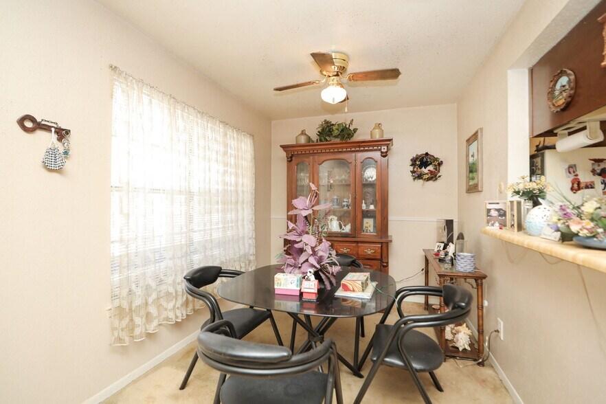 More Photos Of 1004 S Hill St, Alvin Apartments For Sale