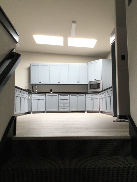 More Photos Of 8152 Spring Cypress Rd, Spring Light Distribution For Sale