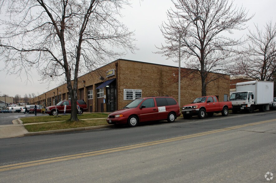 7935-7947 Queenair Dr  