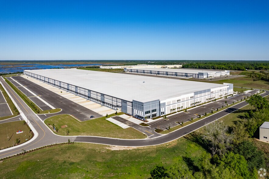 More Photos Of 4701 Apopka Logistics Pky, Apopka Unknown For Lease