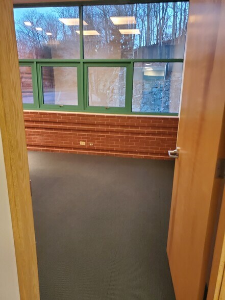 More Photos Of 263 Glenville Rd, Greenwich Storefront Retail Office For Lease