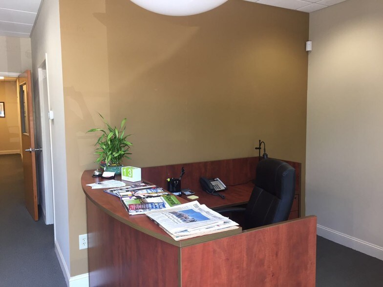 More Photos Of 10475 Medlock Bridge Rd, Johns Creek Storefront For Sale