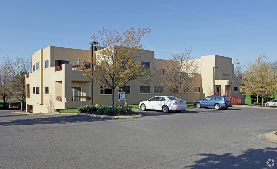 More Photos Of 110 Regent Ct, State College Medical For Sale