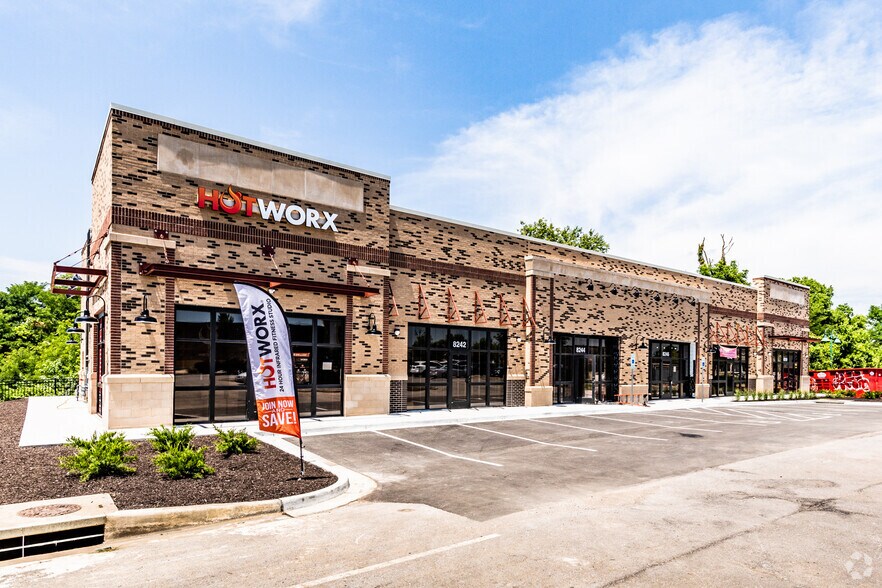 Primary Photo Of 8250 N Oxford St, Kansas City Storefront For Lease
