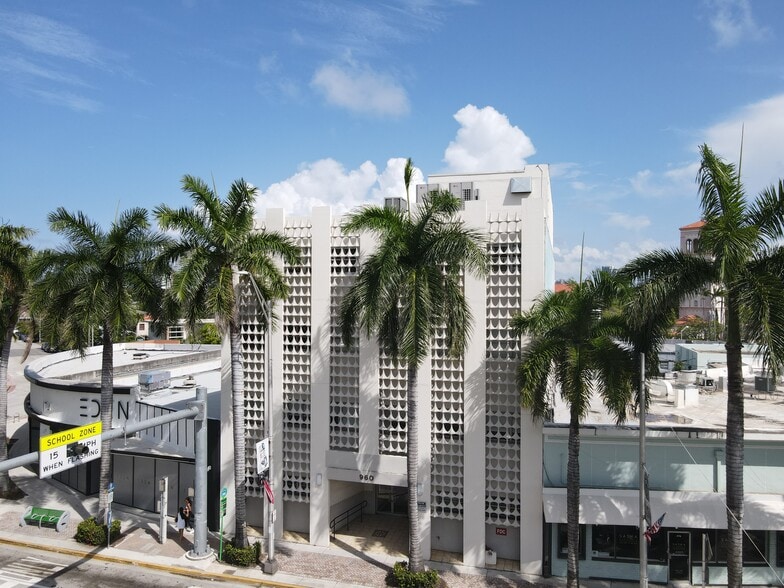 More Photos Of 960 W 41st St, Miami Beach Office Residential For Lease