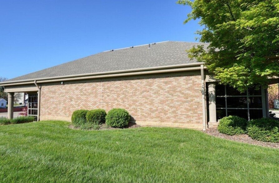 More Photos Of 941 Steubenville Ave, Cambridge Office For Lease