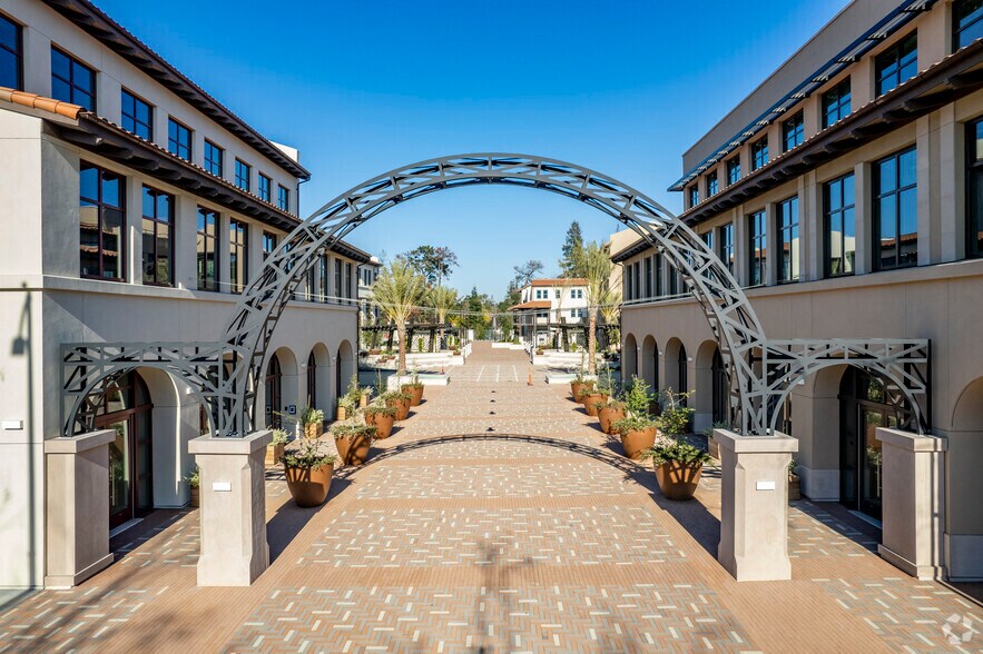 More Photos Of 1300 El Camino Real, Menlo Park Coworking Space