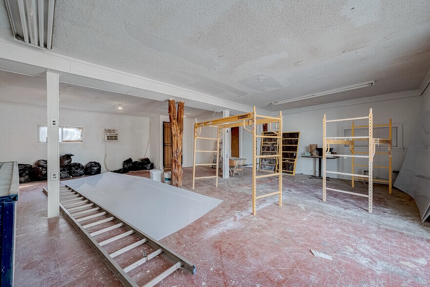 More Photos Of 4310 N Main St, Liberty Convenience Store For Sale