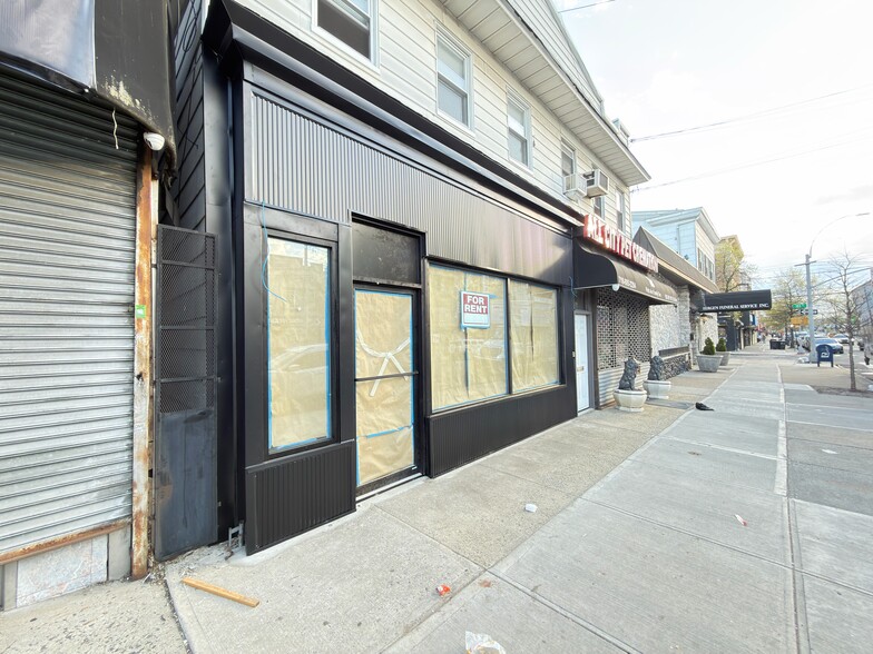 Primary Photo Of 10209 101st Ave, Ozone Park Office For Lease