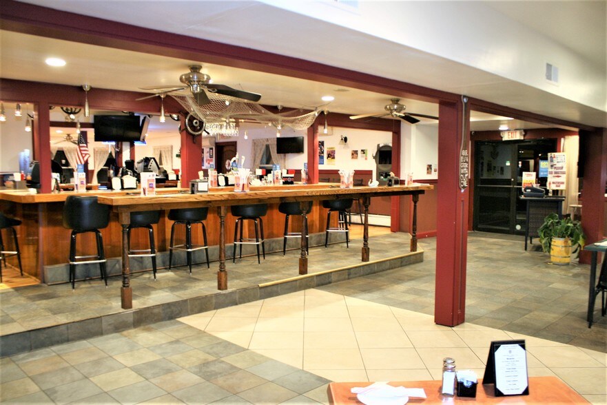 More Photos Of 10 Brick Row Ext, Athens Restaurant For Sale