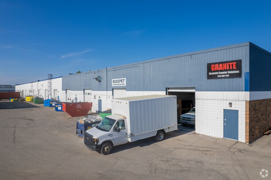 More Photos Of 4710-4760 14th St NE, Calgary Warehouse For Lease