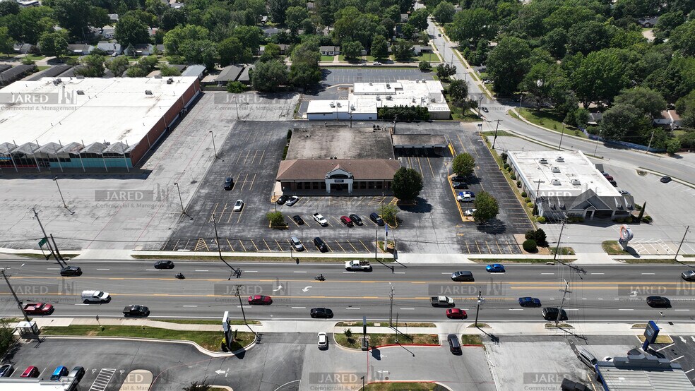 More Photos Of 1615 S Glenstone Ave, Springfield Bank For Lease