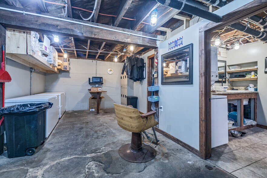 More Photos Of 328 5th Ave N, Bayport Restaurant For Sale