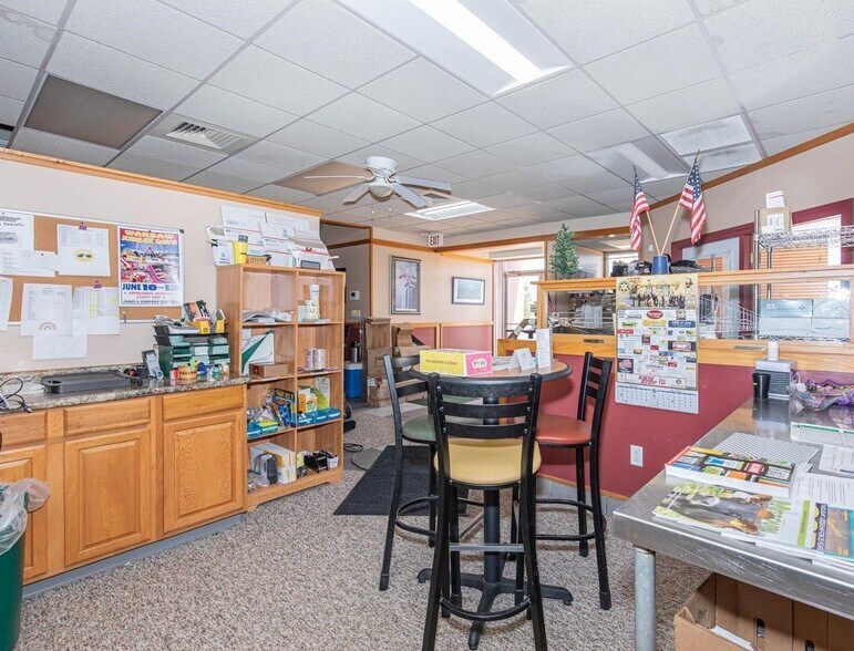 More Photos Of 1630 Commercial St, Warsaw Restaurant For Sale