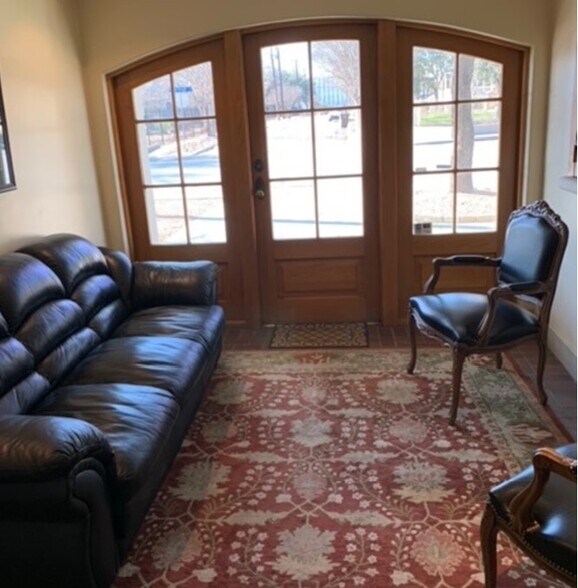 More Photos Of 1800 Mccullough Ave, San Antonio Office For Sale