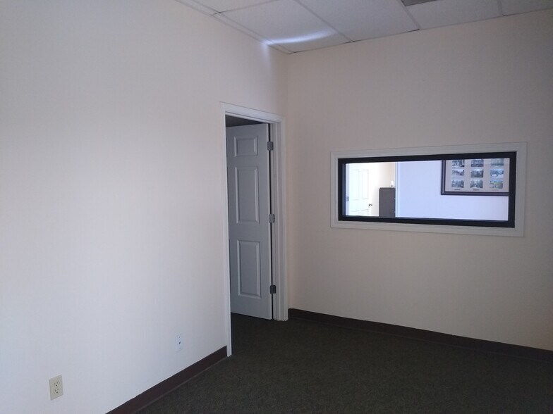 More Photos Of 1959 Saratoga Blvd, Corpus Christi Warehouse For Sale