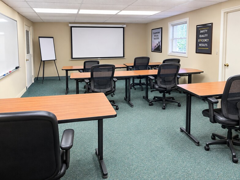 More Photos Of 90 Robert Jemison Rd, Birmingham Flex For Lease