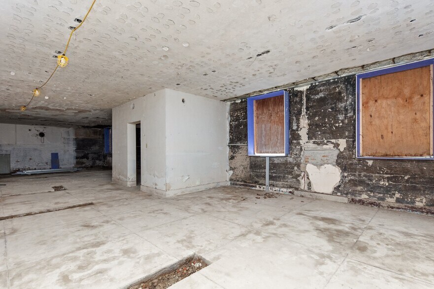 More Photos Of 200 S Green St, Georgetown Loft Creative Space For Sale