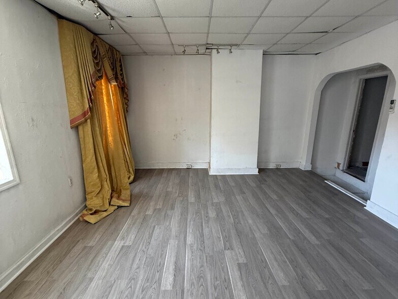 More Photos Of 893-895 N Howard St, Baltimore Storefront For Sale