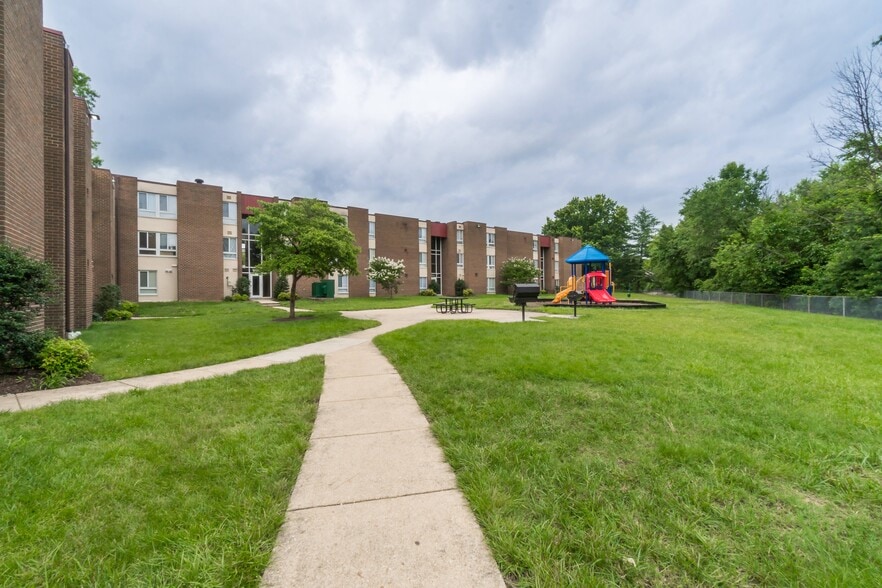 More Photos Of 8340 Indian Head Hwy, Fort Washington Apartments For Sale