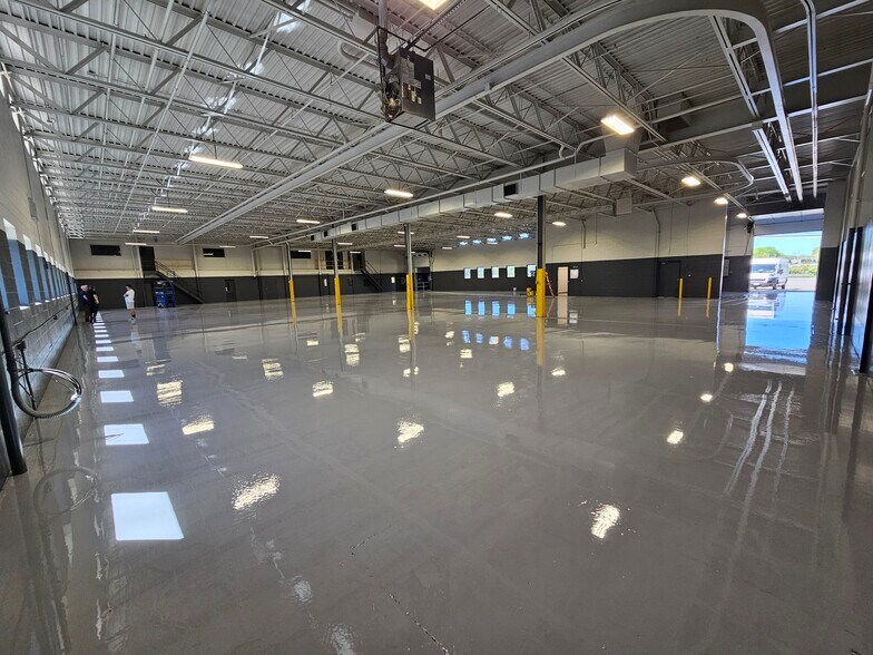 More Photos Of 300 Commerce Dr, Rochester Warehouse For Lease