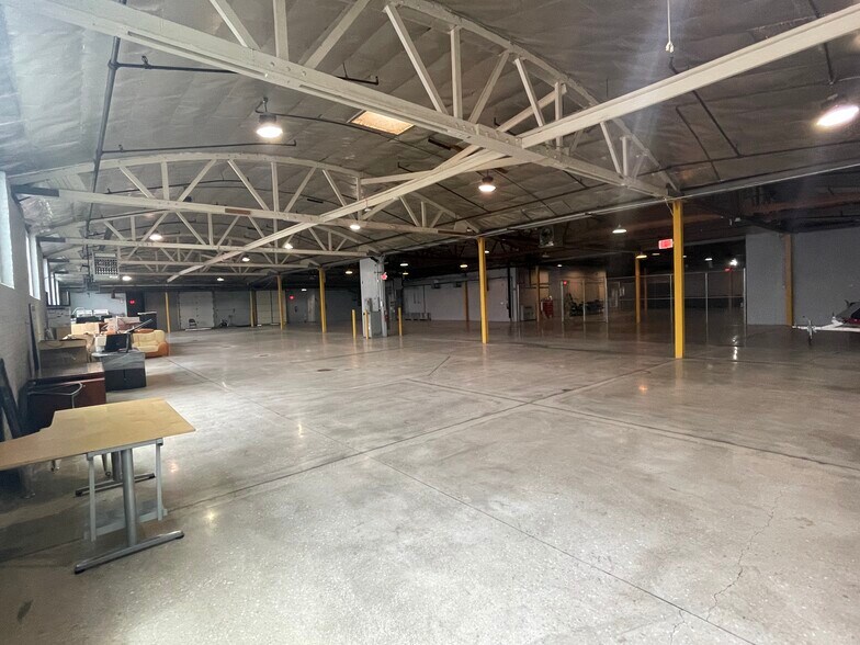 More Photos Of 2625 Gardner Rd, Broadview Warehouse For Lease