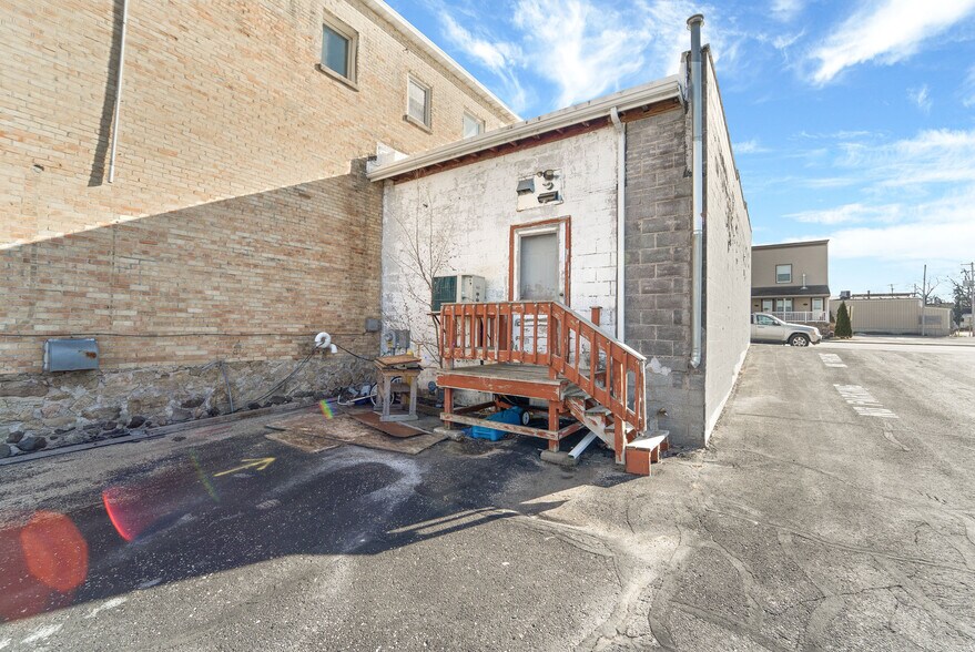 More Photos Of 127 W Main St, Omro Storefront Retail Office For Sale