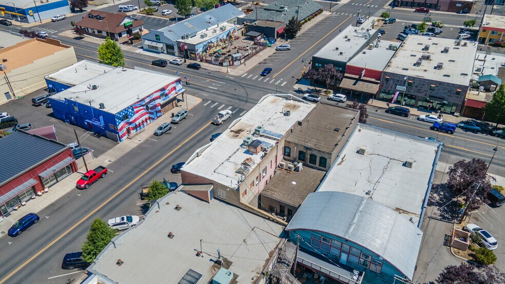 More Photos Of 395 N Main St, Prineville Storefront Retail Residential For Sale