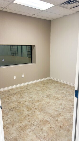 More Photos Of 3118 County 1107 rd, Midland Warehouse For Lease