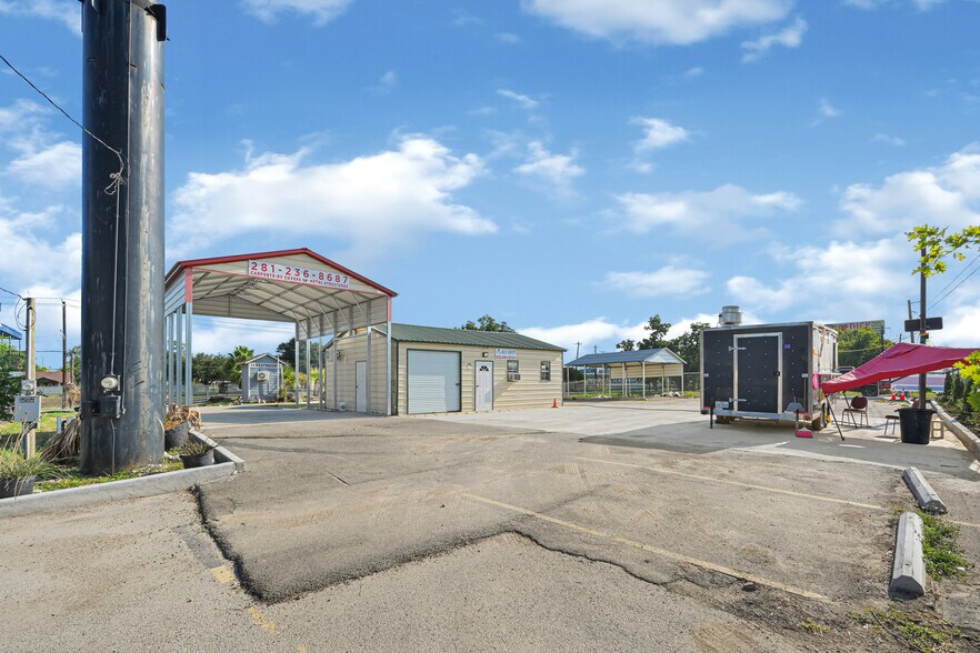 More Photos Of 721 Pasadena Fwy, Pasadena Industrial For Sale
