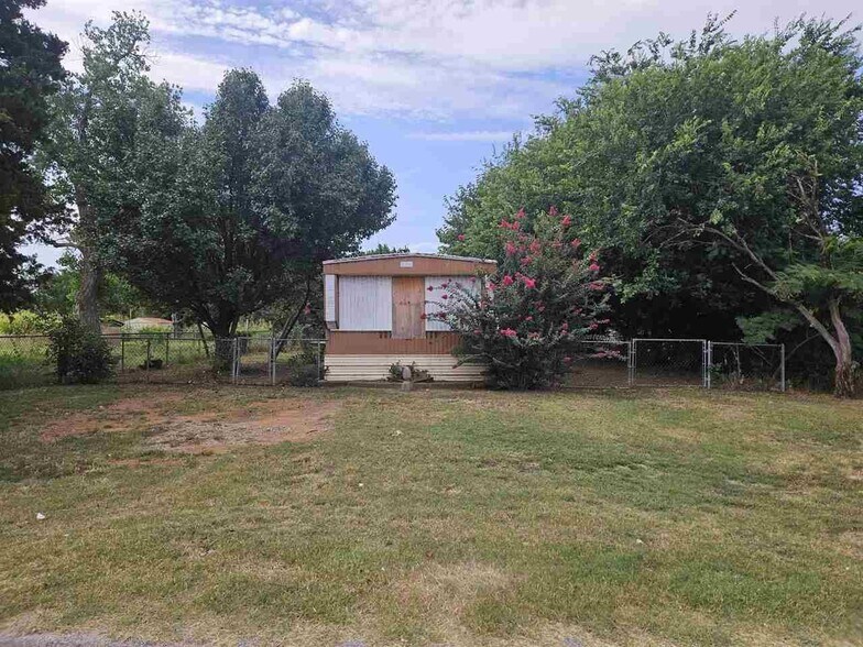 More Photos Of 67 Ash Ave, Elgin Trailer Camper Park For Sale