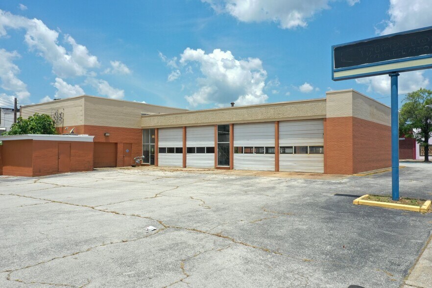 More Photos Of 1022 Wilmer Ave, Anniston Auto Repair For Sale