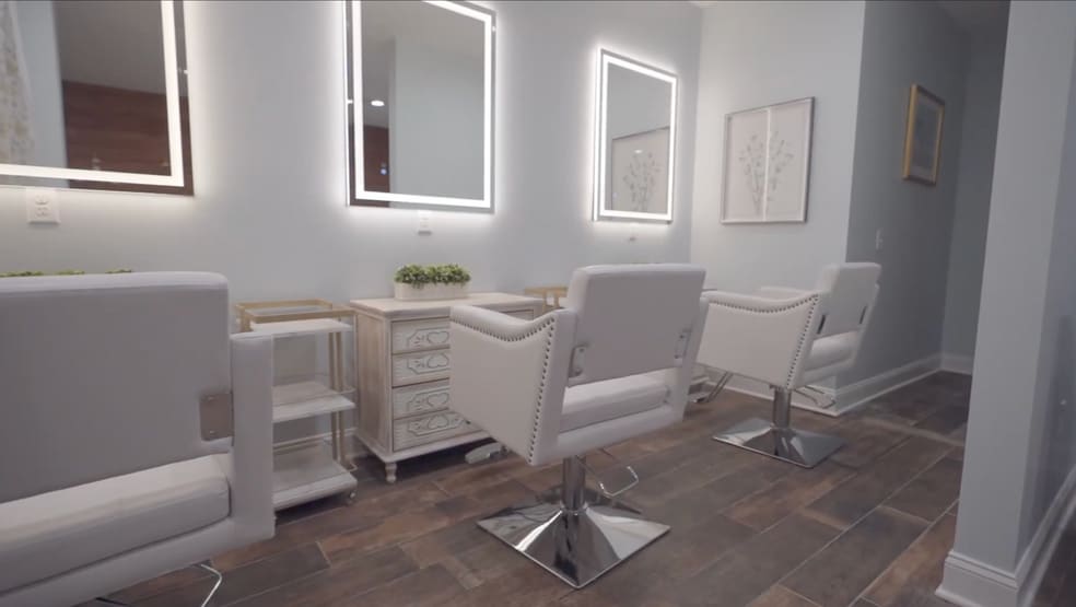 More Photos Of 11 Lakeside Dr E, Belvidere Restaurant For Sale