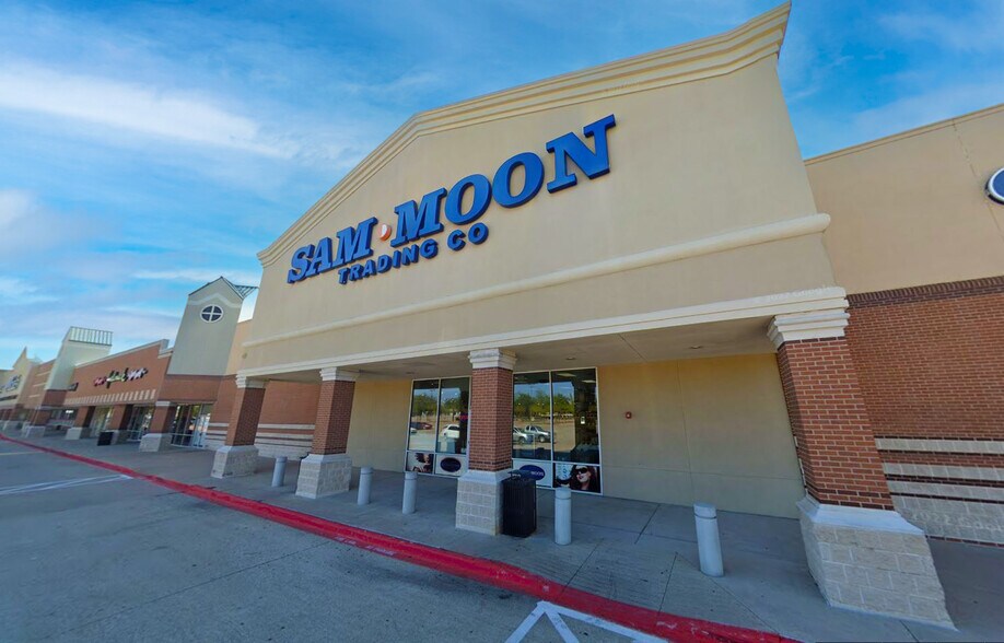 More Photos Of 1100-1118 W Arbrook Blvd, Arlington Unknown For Lease