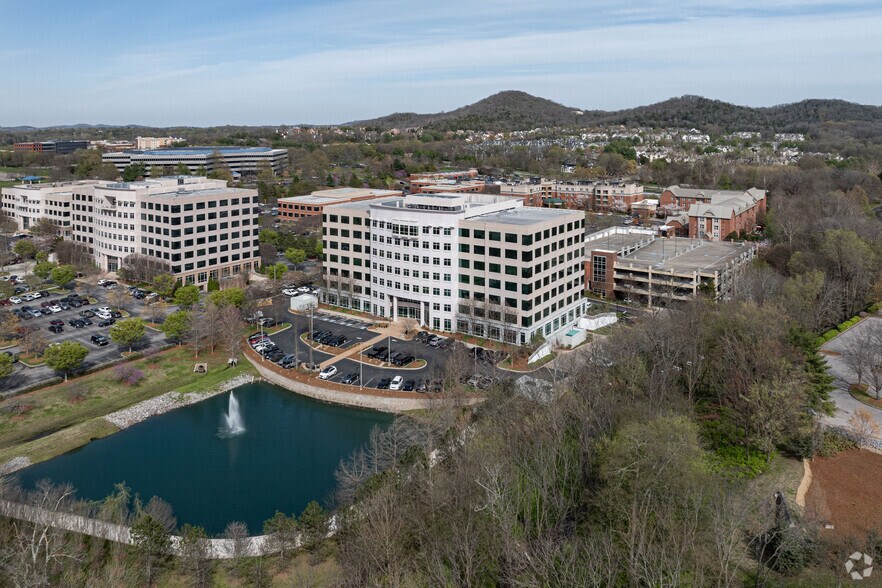 More Photos Of 2555 Meridian Blvd, Franklin Office For Lease