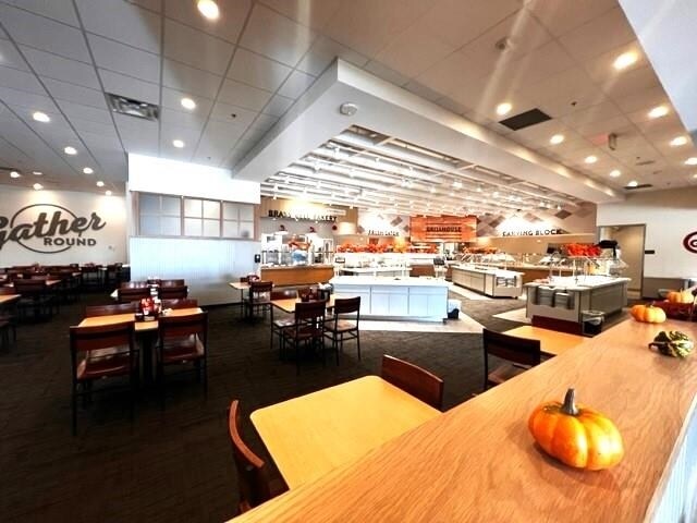 More Photos Of 655 S Willow St, Manchester Storefront For Lease