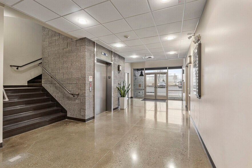 More Photos Of 8382 N Wayne Dr, Hayden Medical For Sale