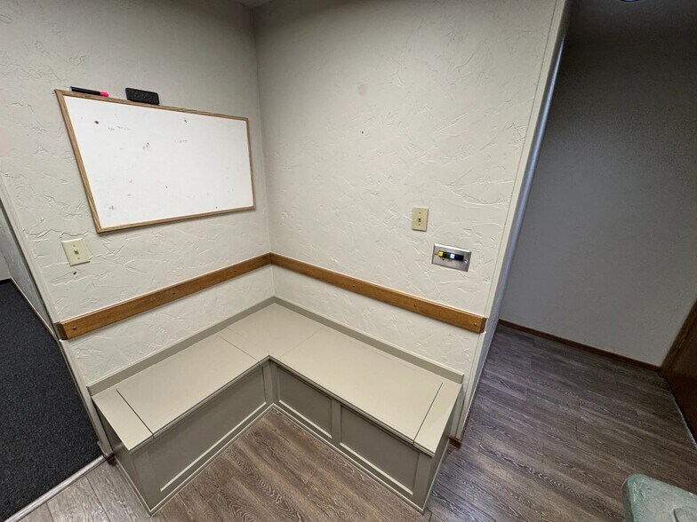 More Photos Of 216 E 10th Street Plz, Edmond Medical For Lease